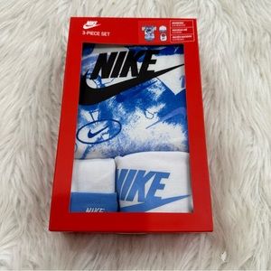 Nike Baby Gift Set